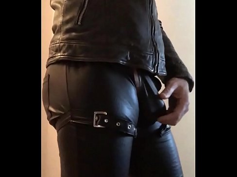 Leather jeans and jacket gumming