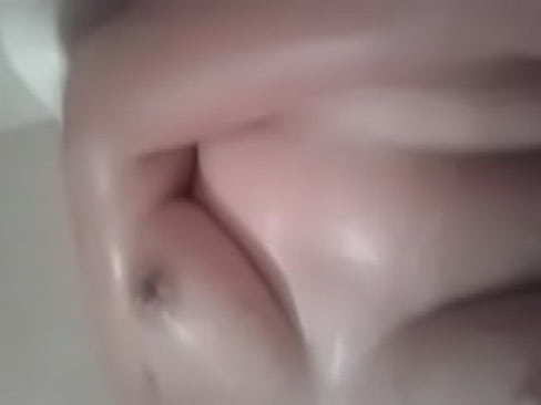 masturbacion desde el baño de espuma