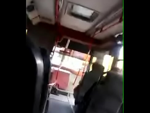 Una mamadita en el camion a su amante