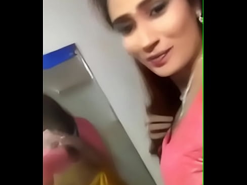 bhabhi show boobs