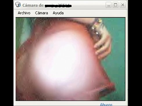 Mujer con cuerpazo se exhibe en webcam.