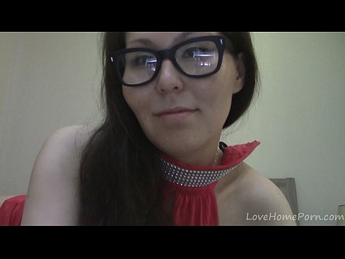 Nerdy woman masturbates in front of the webcam