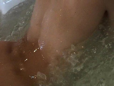 HellisabethQueen teen brunette take a bath