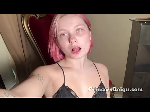 I dont like small dick PrincessReign.com I am Princess Reign, your dream girl and worst nightmare! Submitting to me will be both the best and worst decision you will ever make