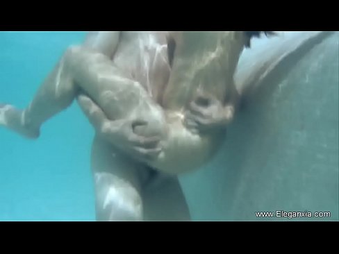 Massage with fucking underwater