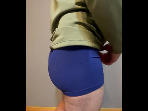 Big ass Twink huge dick