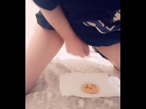 shemale squirts on cookie and eats it part 2