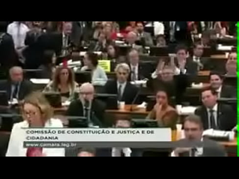 Esquerda lava na cola na CCJ