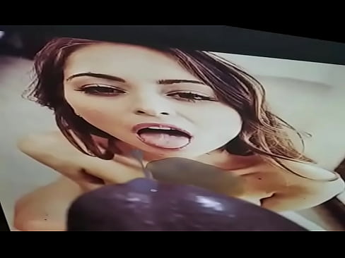 A lot of cum for Riley cum for Riley Reid