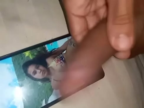 Unos Golpes a esta jovencita rica