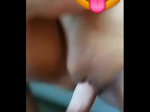 Fucking amateur pussy while enjoying delicious