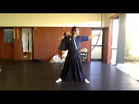 Solo play of KYUDO in Japan