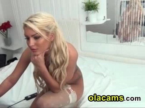 Sexy teen blonde big-tits dance on webcam