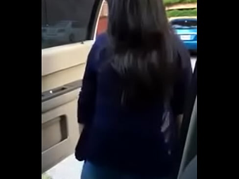 Putita Chapina Bailando en Taco Bell.MP4