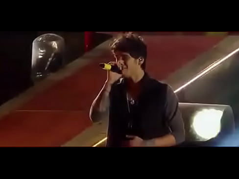 One Direction - Best Song Ever - Zayn fodendo a high note gostoso