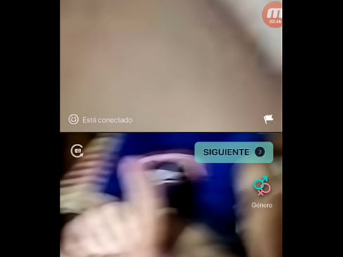 Muestro mi verga en una página de videochats