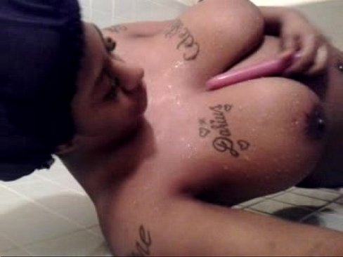 Deseray Love Bored In The Shower