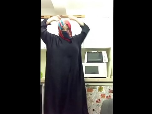 Sexy  Dance in Abaya