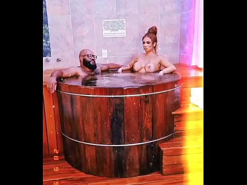 Quando o casal não acha a NAMORADA perfeita para relação! Kkkkk bellamartinezPO SoParaMaiores amopornobr