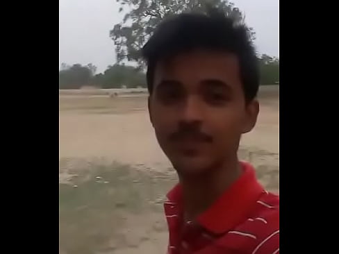 एक समलैंगिक मुफ्त में डिक्स की तलाश में है