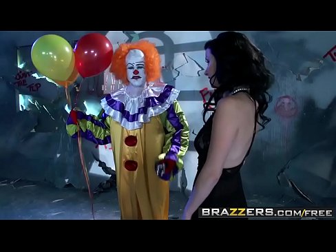 Brazzers - Dirty Masseur - Veruca James and Bill Bailey -  I Had the Strangest Dream Last Night