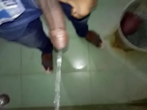 Indian guy doing piss with big penis