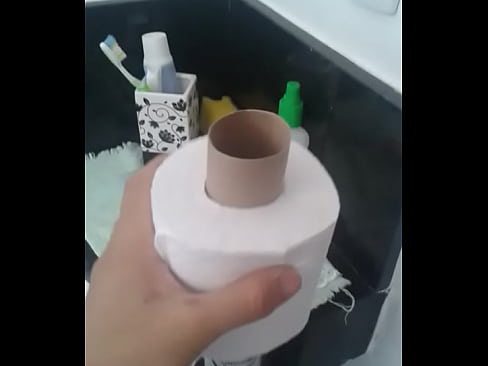 Desodorante fode papel higiênico