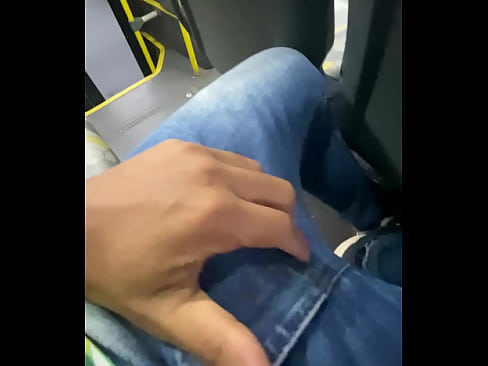 Excitado no ônibus