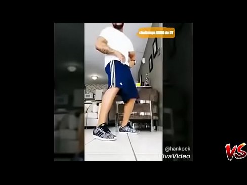 Meninos dançando gostoso