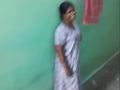 Hot sexy Tamil aunty