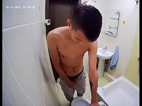 Straight guy pissing