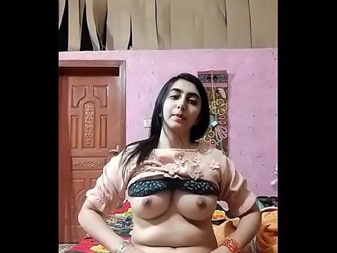 Desi Pakistani aunty feeling horney