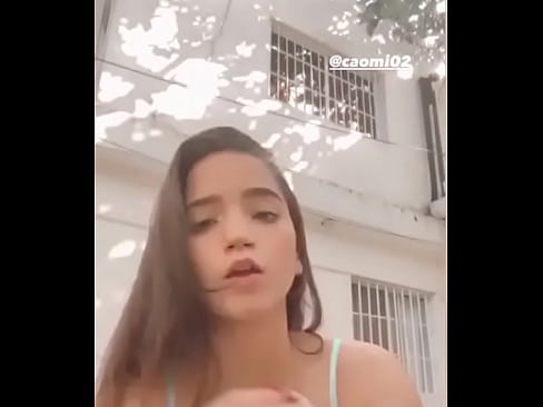 Me en Vía vídeo bailando para q vea lo buena q esra