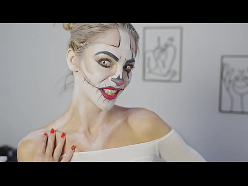 Harley Quinn Makeup Tutorial by Miss Daisy Diamond for Halloween