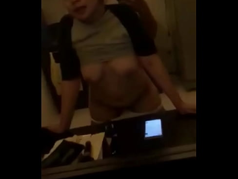 Video viral en un baño de un centro comercial