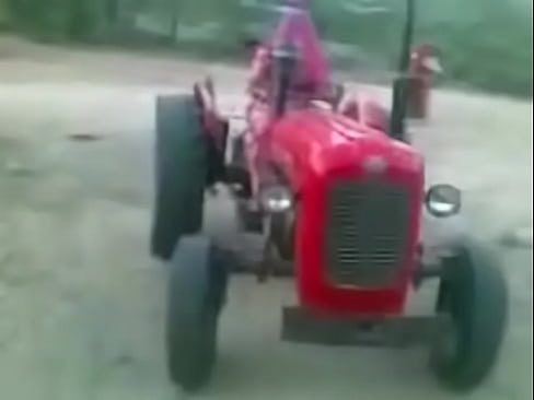 rajasthani women driving tractor