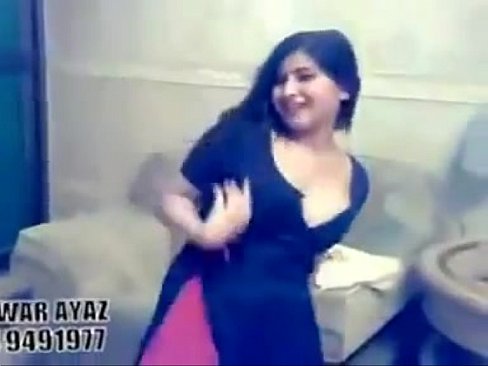 HOT DESI GIRLS Private Hot sexy Mujra Dance in home- (360p)