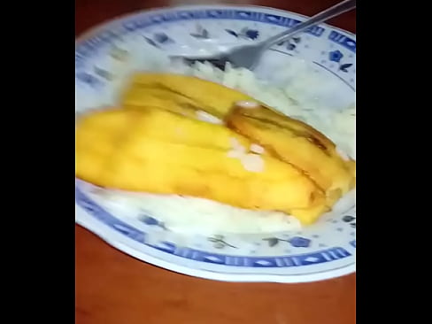 Video porno de La Chiri comiendo 3 plátanos