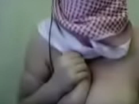 Palestine Arab Hijab Girl show her Big Boobs in Webcam