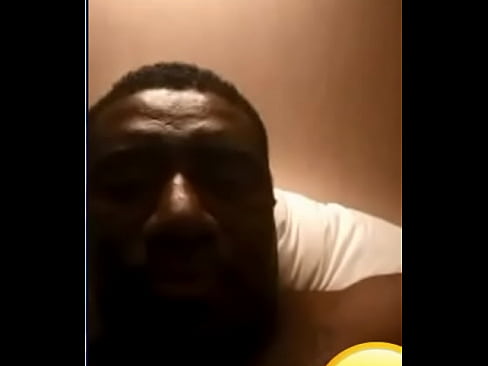 vidéo nu de Hermy Alpha Otsaghe Nkouna se masturbant pour jouir avec un gay en ligne  une honte pour lui