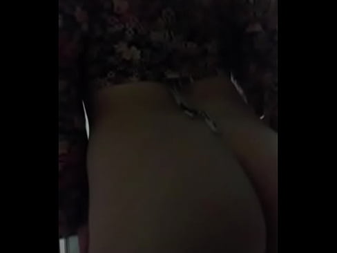 Gostaria de mostrar minha bunda novamente