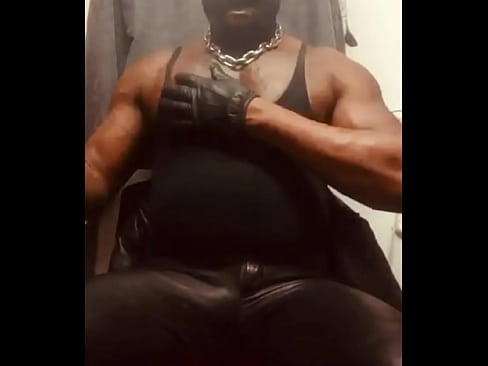 Ebony Bodybuilder Smoke-Flex Leather Fetish Nipple Pig Teaser Clips