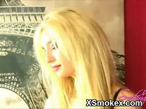Soothing Smoking Girl XXX Makeout
