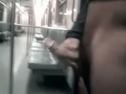 me desnudo en el metro del df y eyaculo