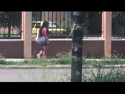 Voyeur qro culo en la calle