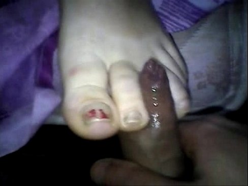 wife footjob cum on toesp