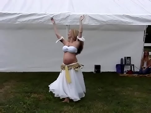 Sexy Mom Dancing with Oud