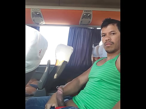 Lucho79x   Masturbandome en el transporte