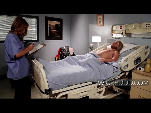 Thor Meets Jane In Hospital And Sparks Fly