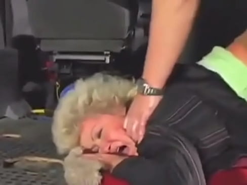 Granny gets ass fucked